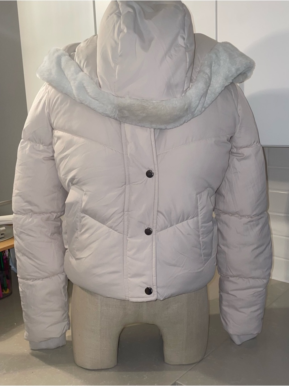 Hollister Women's Light Beige/ pink Puffer Jacket with Faux Fur Trim